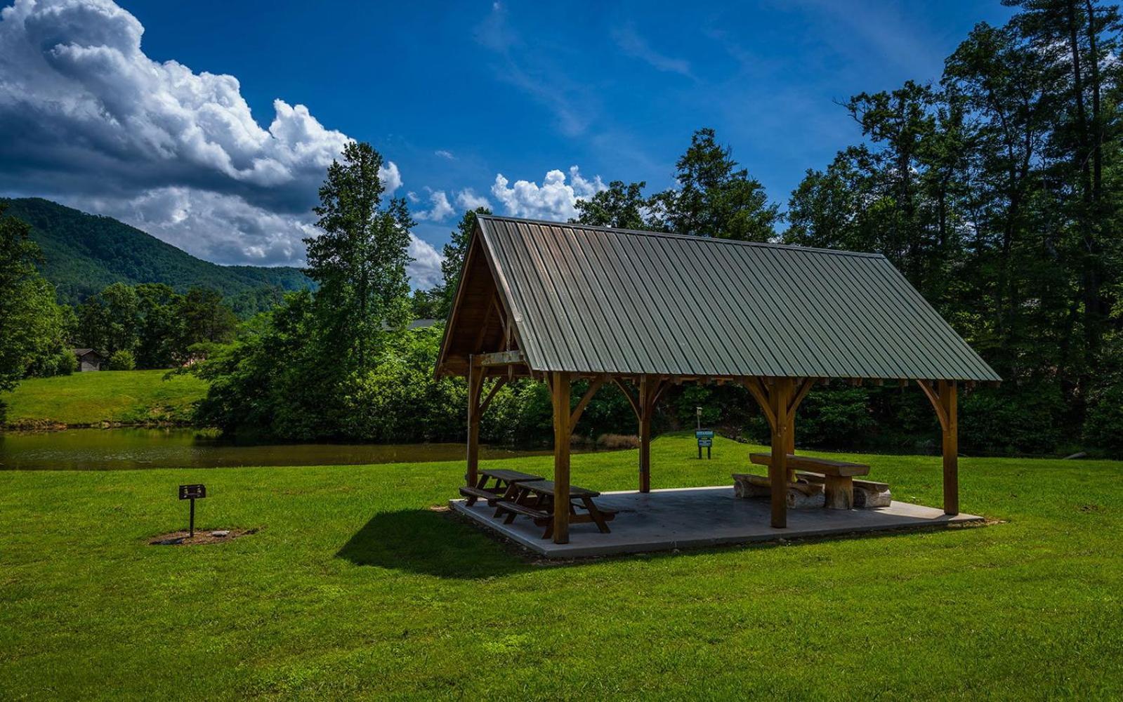 Red Wolf Lodge Sevierville Exterior photo